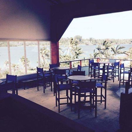 Hostel Retreat Seaside Port Vila Zewnętrze zdjęcie